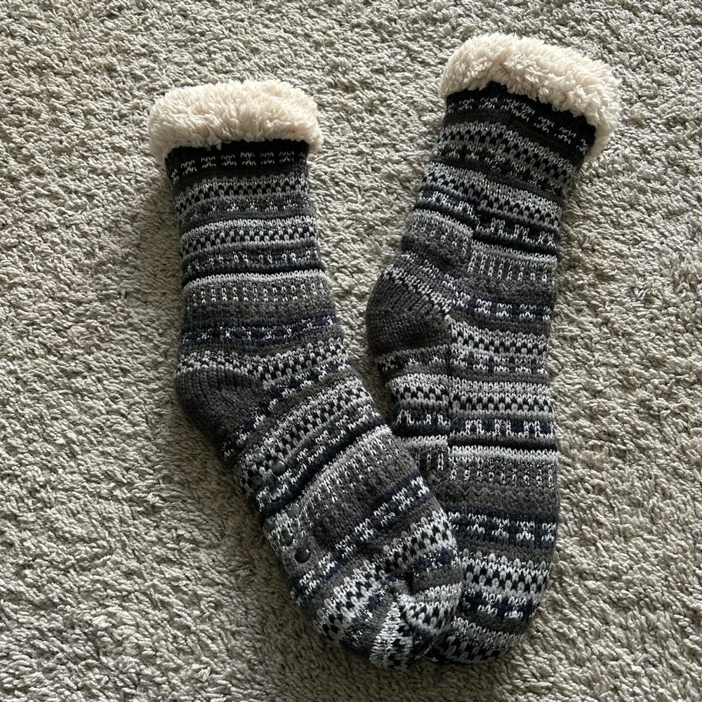 Cozy Gray Patterned Slipper Socks